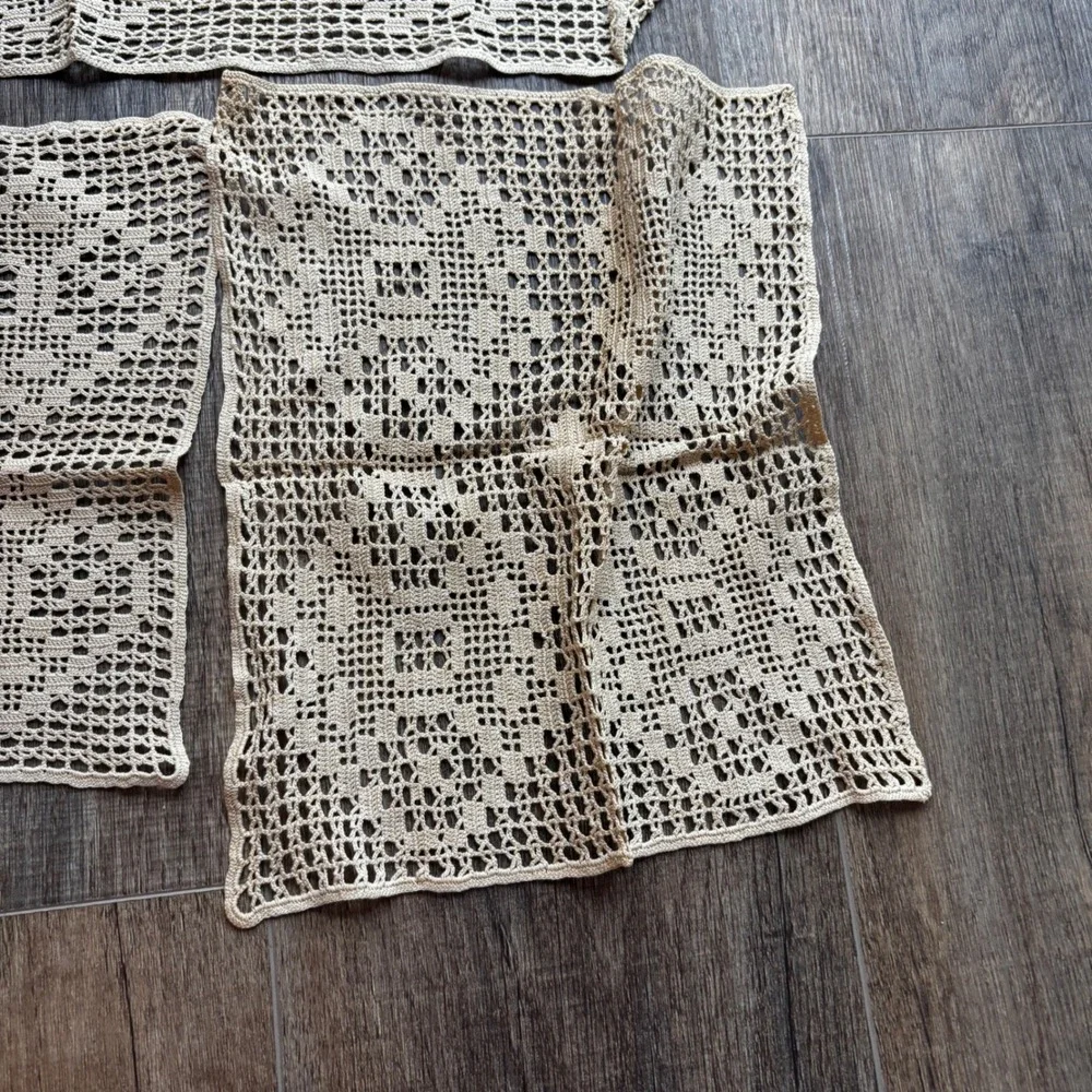 Vintage Handmade Crochet Lace‎ Doily Set Cream Ecru Dresser Scarf 3 Piece Lot